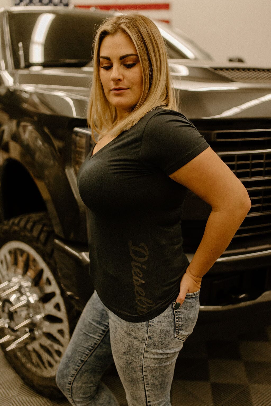 Short Sleeve Dieselr Women's V-Neck T-Shirt DSLR 