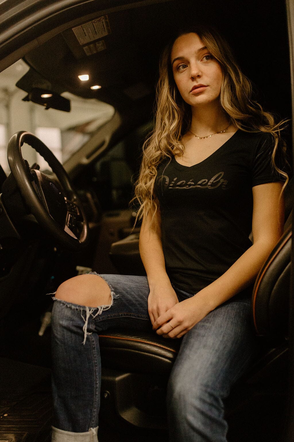 Short Sleeve Dieselr Women's V-Neck T-Shirt DSLR 